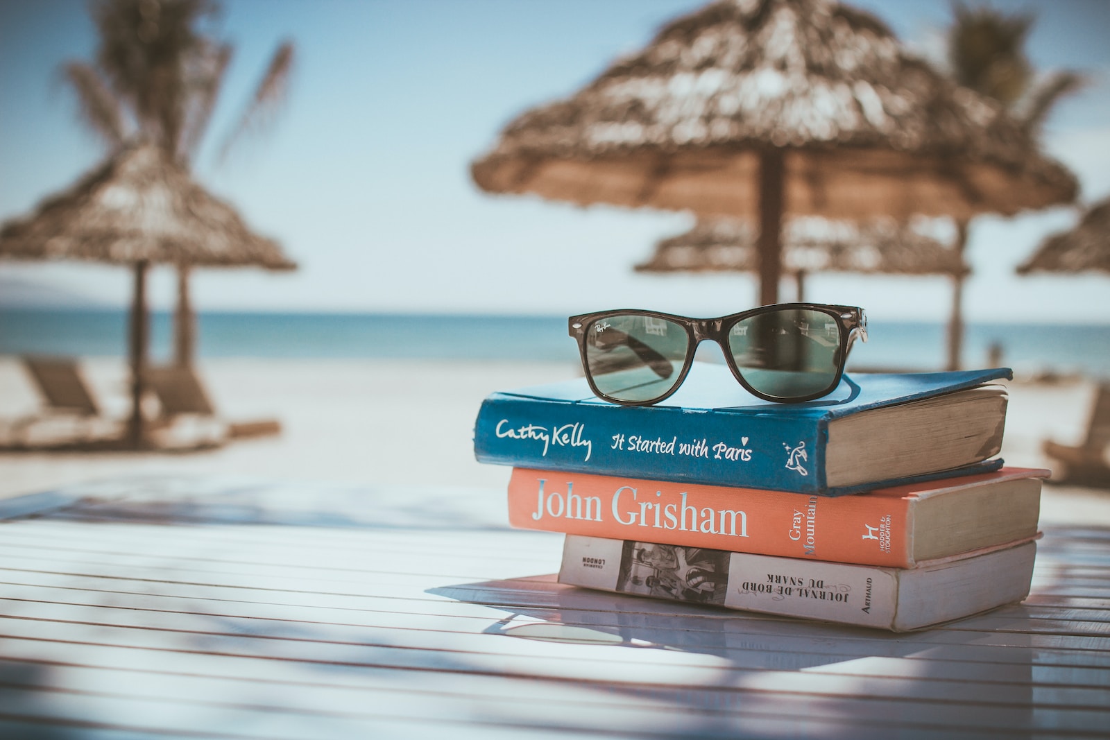 Featured image for “3 Books That Help You Control Your Emotion, Build Good Networking And Relationship”